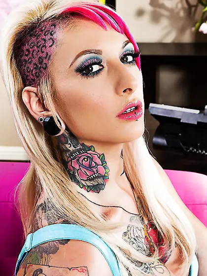 Emo heels masturbation