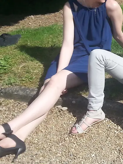 Voyeur Teen feet foot barefeet barefoot toes soles