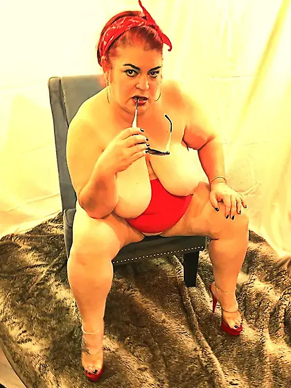 Queen of Spades Hotwife Pinup Girl