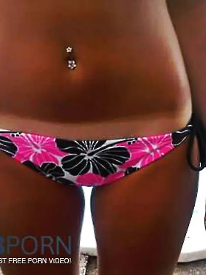 Super-Fucking-Hot femmes with sunburn lines