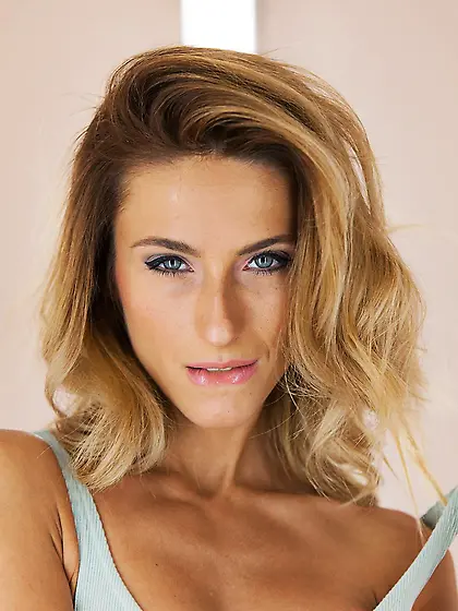 Cara Mell enjoys masturbating while trying on clothes in a fitti