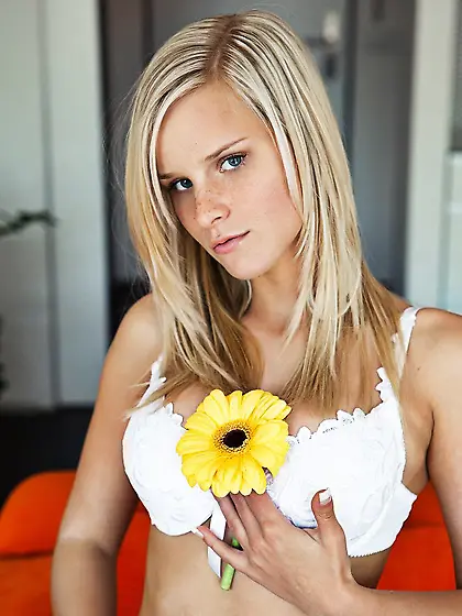 Big boobed teen blonde Marry Queen with shaved puffy pussy takes