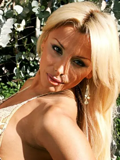 Tgirl stroking during her morning walk