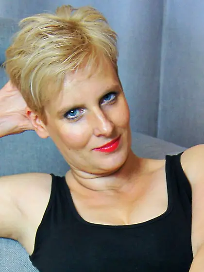 Milf like to snapshot with big tits