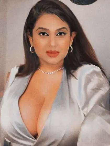 My auntie. Dm for cum video