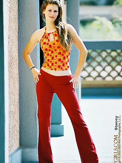 Natalia Wood gets rid of her orange shirt and sexy red pants and