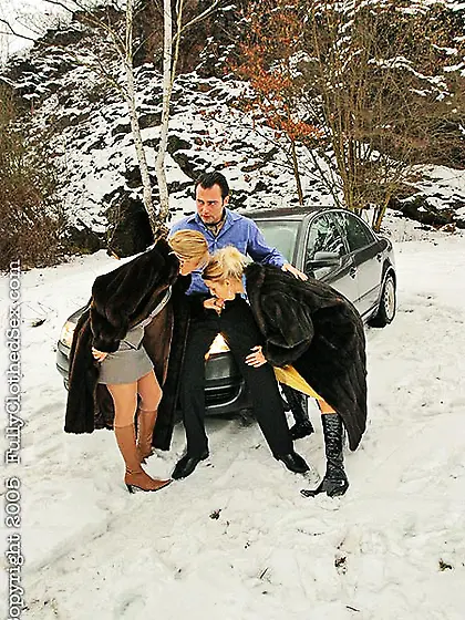 Blonds sucking guy friend