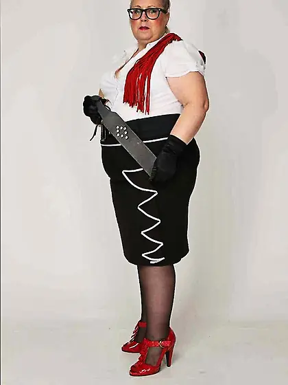 Size babe peels white