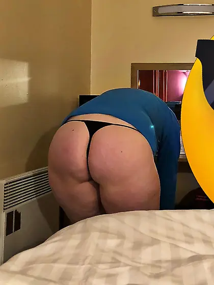 Spy pics--more women in sexy panties