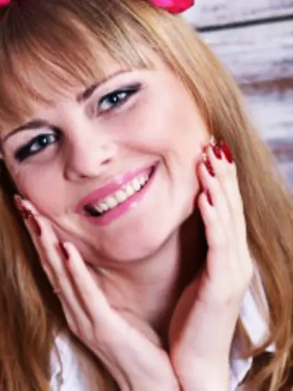 Blonde Mila Dancing.