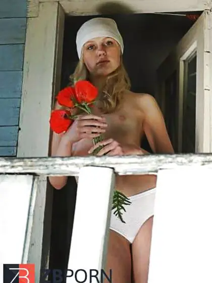 Tres Jeune Fille de la Campagne