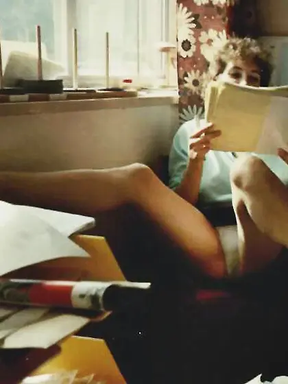 vivienne & piginpanties & claire licksit