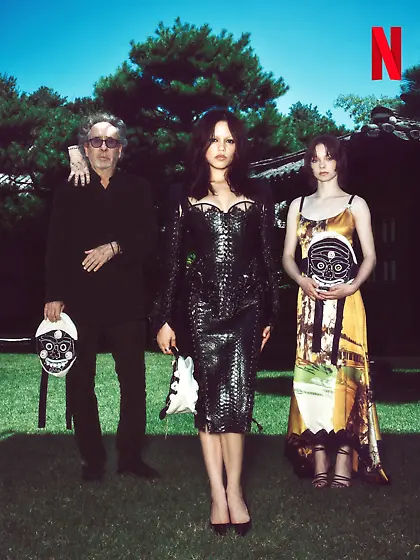 Emma Mayers and Jenna Ortega