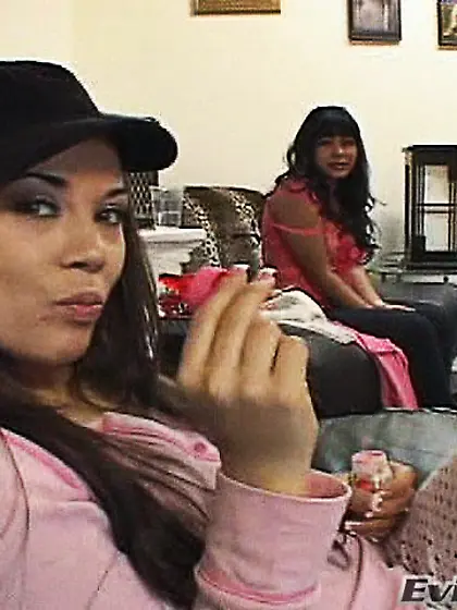 Brunette asian milf pussy eating