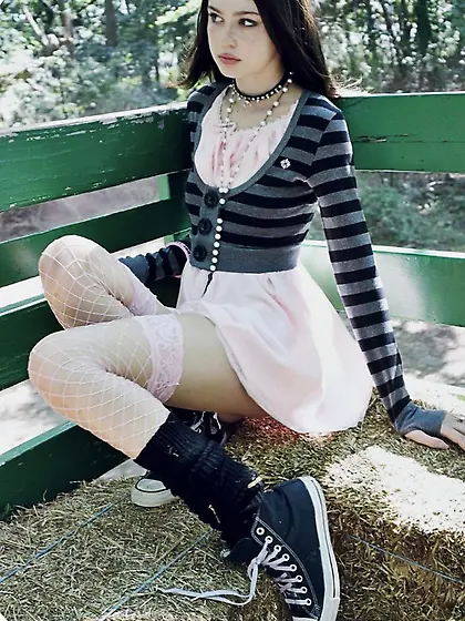 Legs for stroking the tip until it erupts