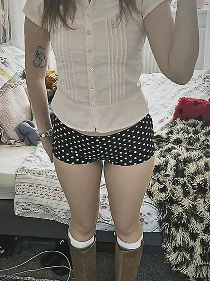 Legs for stroking the tip until it erupts