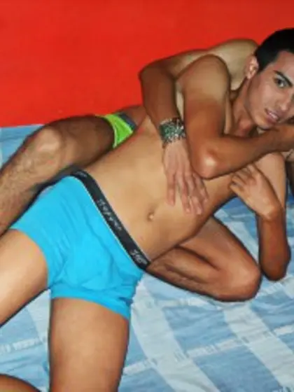 25 yo Gaelen and 19 yo brunette Dhannysexy.