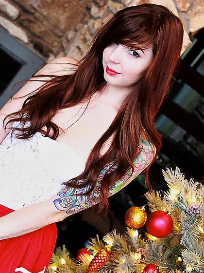 Luxurious redhead chick Ivy Jean is shaking her nice boobs and e