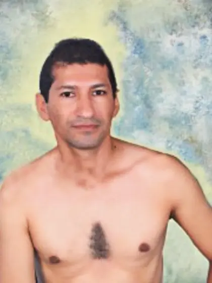 Brunette danielstrip perform close