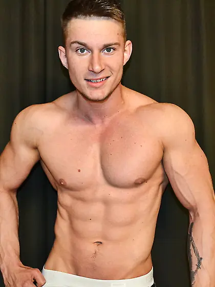 White gay CuteRicky1 like to oil,  zoom and...