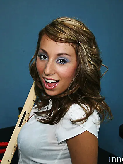 Brunette babe resist fucking