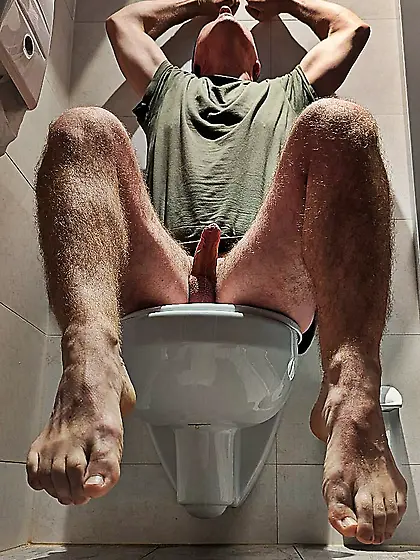 Andy Gymnast toilet rest stop lust 50