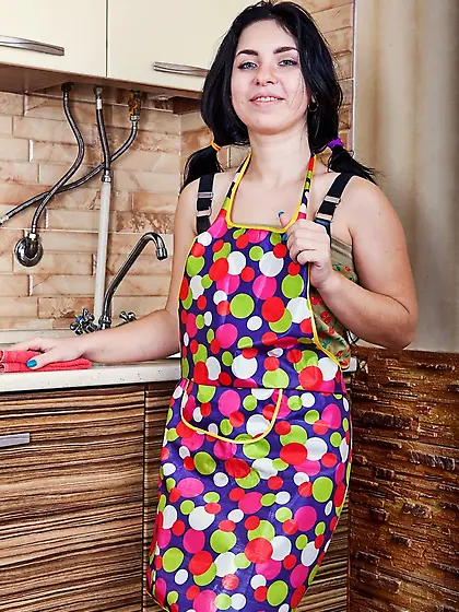 It's quiet and secure in the kitchen so whore reveals her lanate