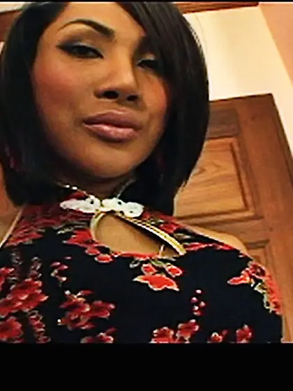 Acrobatic tricks in bed with a shemale