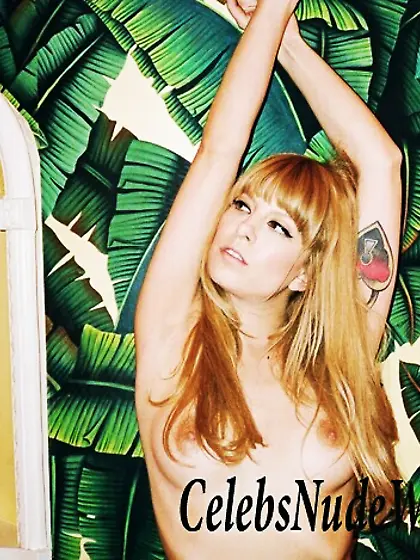 Nude photoset of Alix Brown