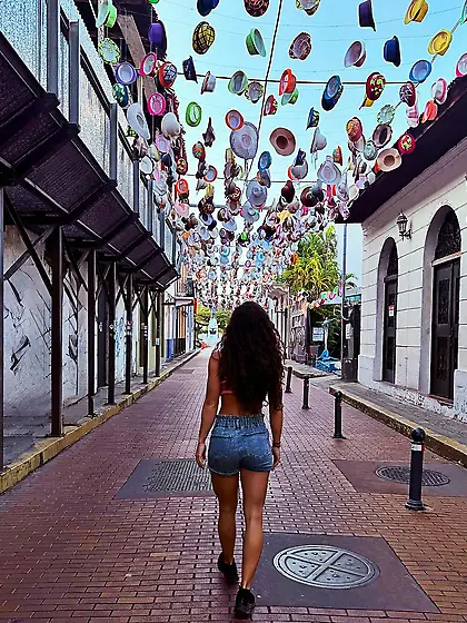 wwyd with hot wannabe gym slut ness?