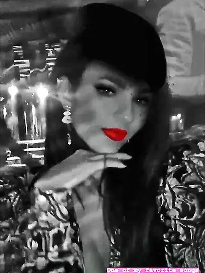 Victoria Justice Cleavage