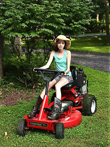 Teen stops lawn mower,  gets off to undress and masturbate with v