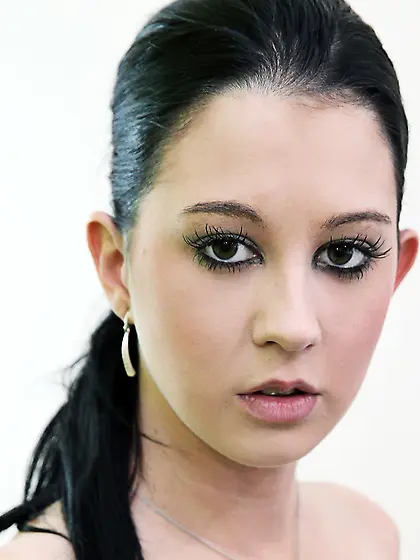 Ponytailed brunette teeny shows