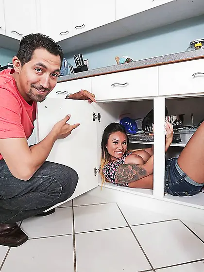 Big titted Natalia Mendez is in the kitchen with the mouth and t