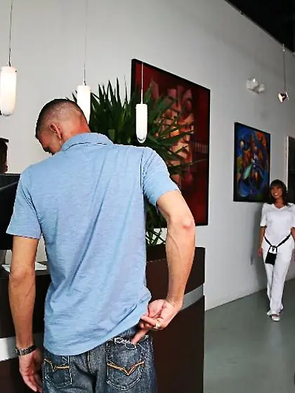 Ava Devine takes her masseur uniform off and blows her customer&