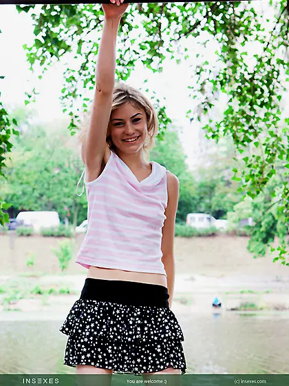 Dressy blonde teen exposing