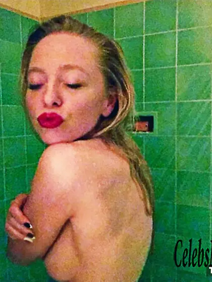 Portia Doubleday Nude