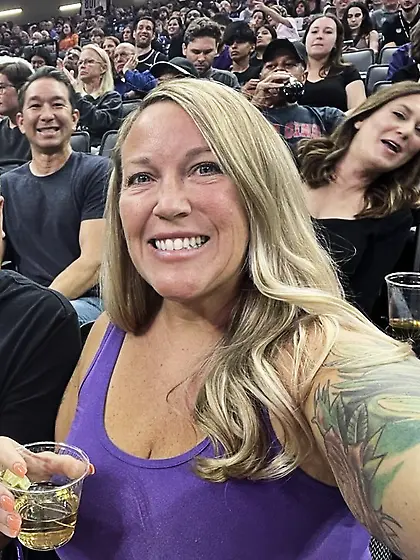 Mardi Gras MILF Cheri