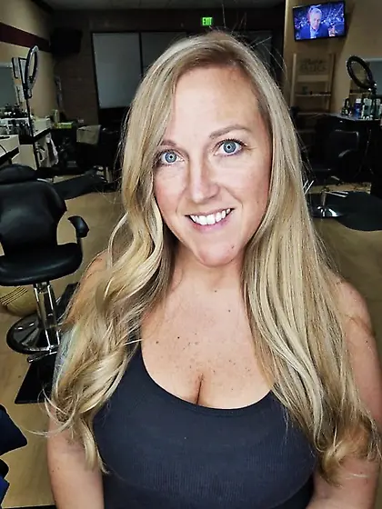 Mardi Gras MILF Cheri