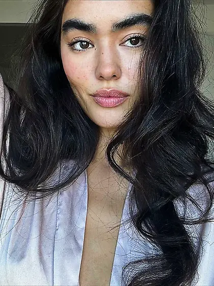 Mixed Asian Model Mia