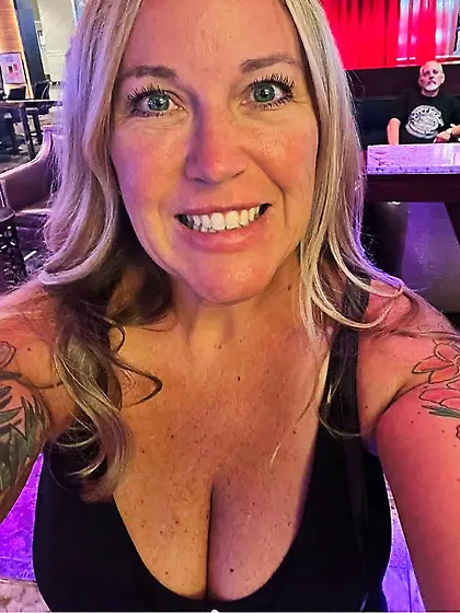 Mardi Gras MILF Cheri