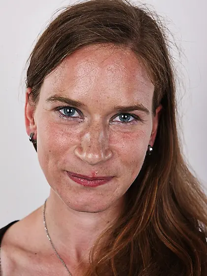 Skinny brunette bitch displays