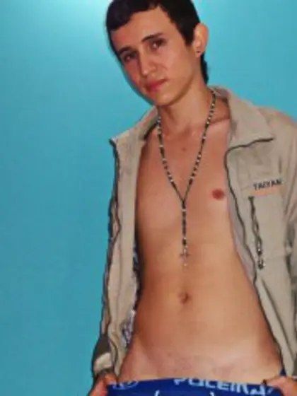 28 yo brunette Geraldhotboy.