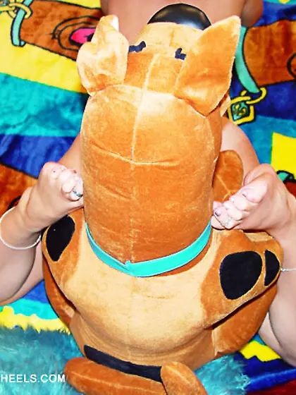 Chastity - Feet,  Scooby and feather