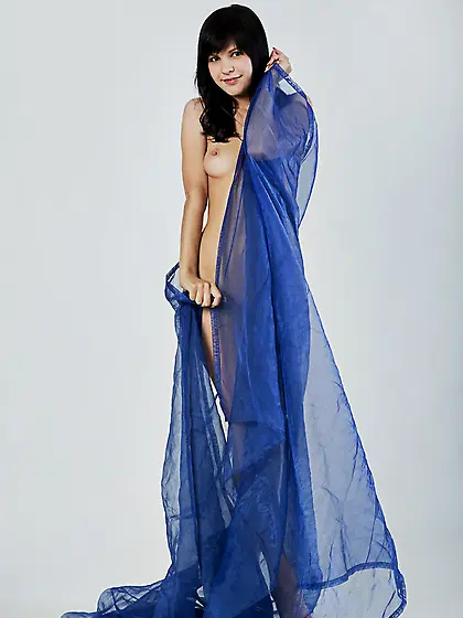 Beauty spreads blue shawl