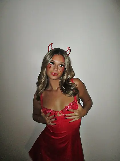 18yo fuckmeat Kylee - How would you ruin this brat