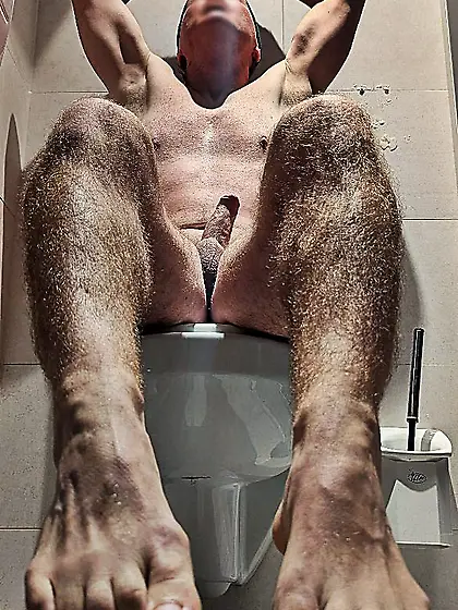 Andy Gymnast toilet rest stop lust 52