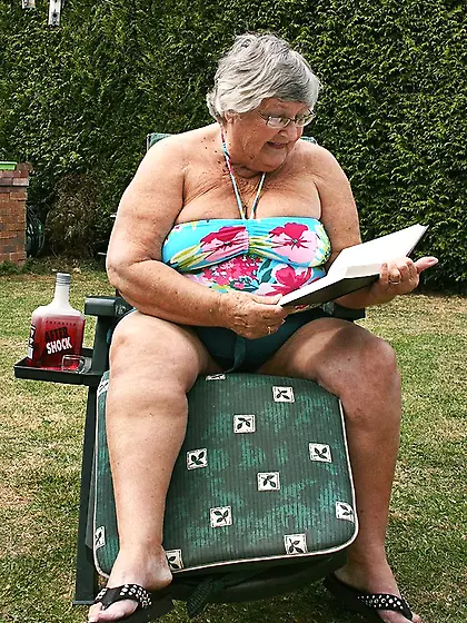 Exquisite blonde nana blue