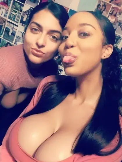 Huge tits MILF Velezinator