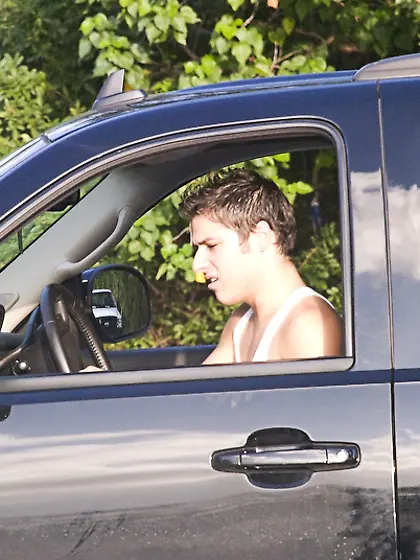 Broken car helps evans